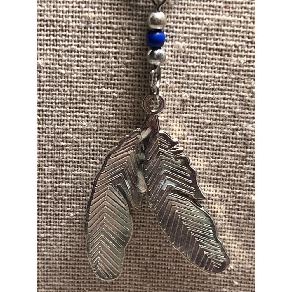 Southwestern Silver Tone Feather Pendant Necklace — 18”